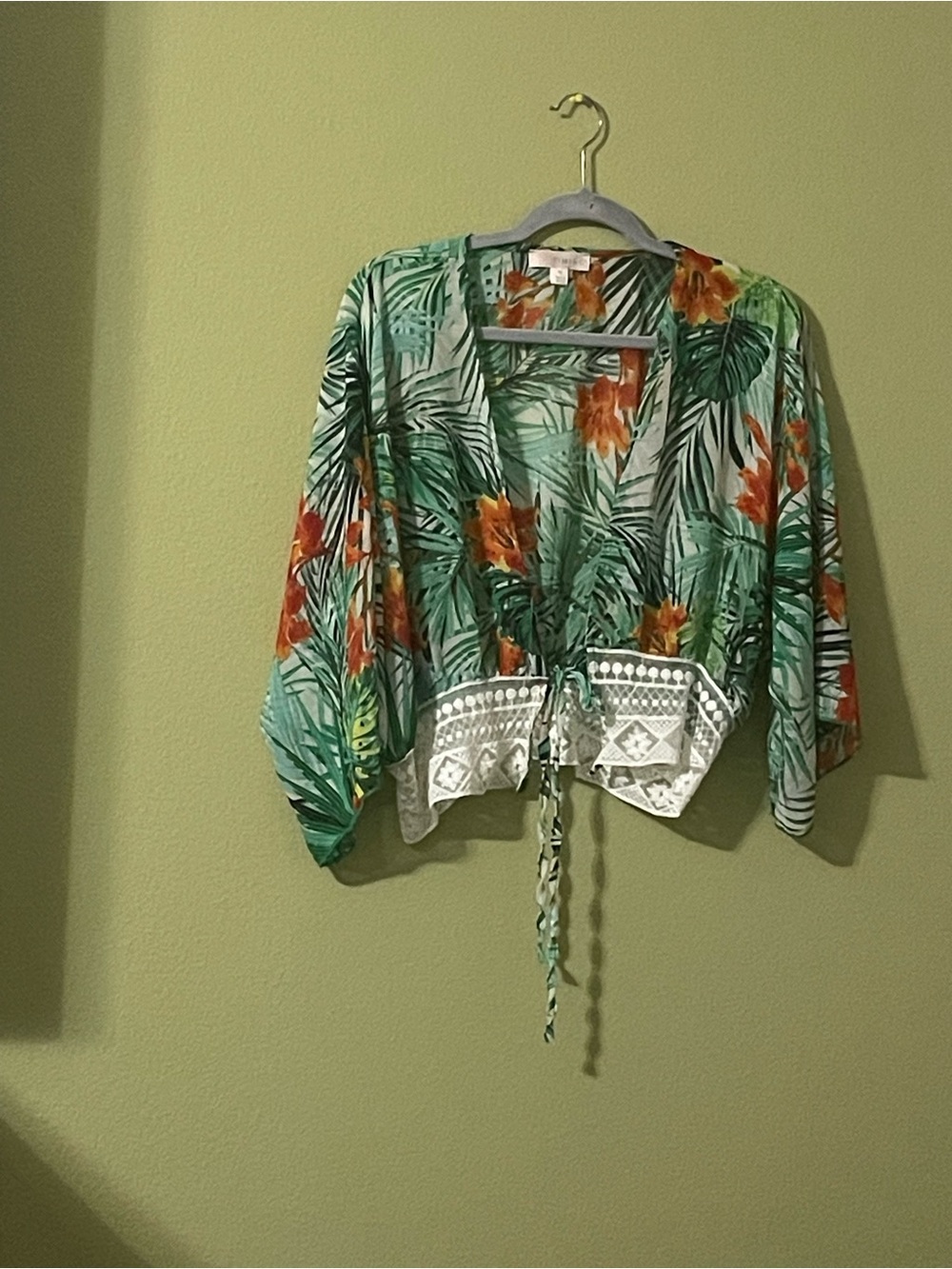 Timing Tropical Green Floral Tie-Front Lace Waist Crop Top Medium